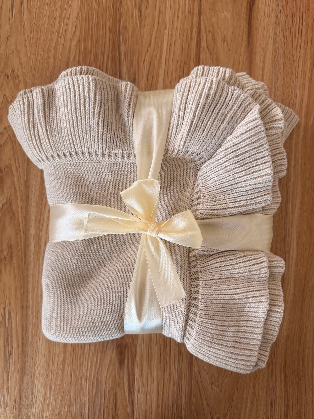 Linen Ruffle Knit Blanket